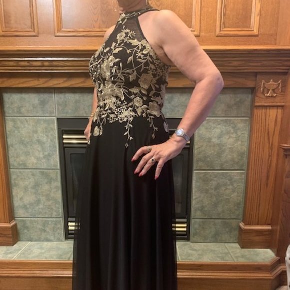 Black sheer with gold threading and coloured beads - Picture 2 of 3